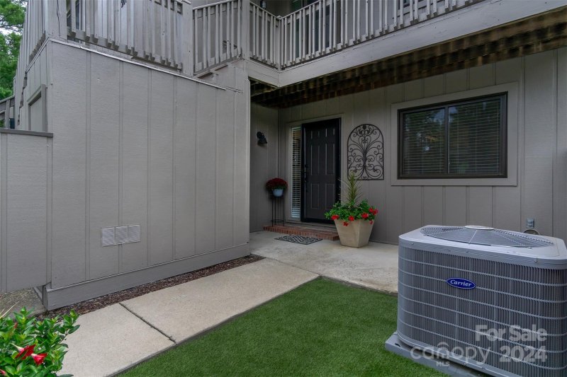 Property image 3 at 203 Juniper Lane, Hendersonville, NC 28739