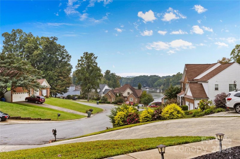 Property image 4 at 111 Alameda Circle, Mooresville, NC 28117