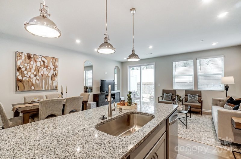 2325 Hedgecliff Road