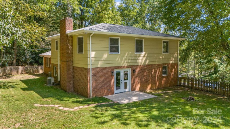 Property image 2 at 545 Blink Bonny Drive, Waynesville, NC 28786