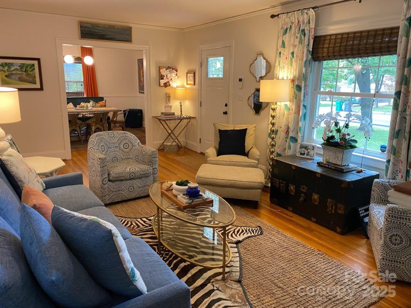 Property image 3 at 1422 Morningside Drive, Charlotte, NC 28205