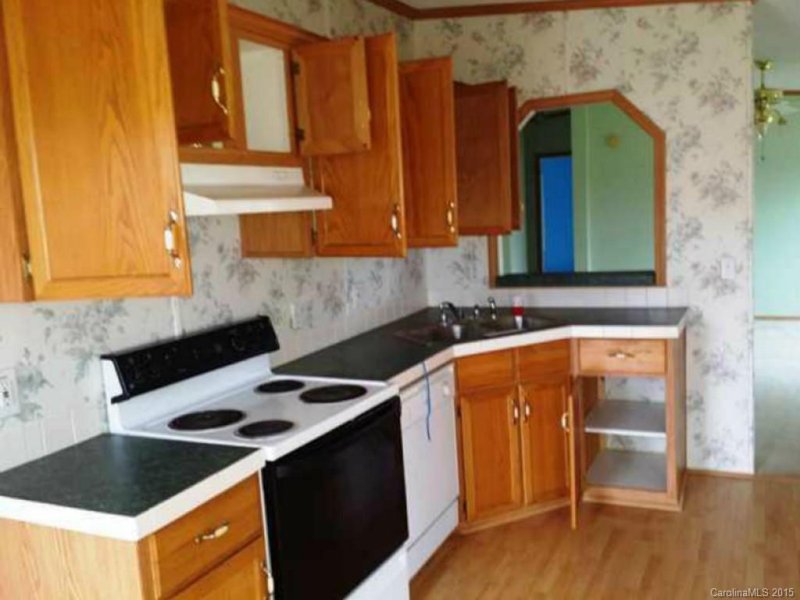 Property image 3 at 5034 Suncrest Farms Lane, Crouse, NC 28033