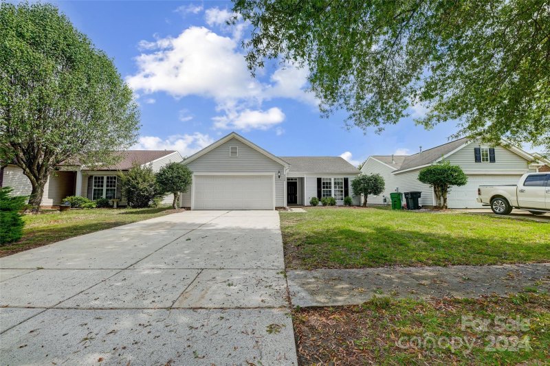 Property image 3 at 4340 Bubbling Brook Court, Charlotte, NC 28278