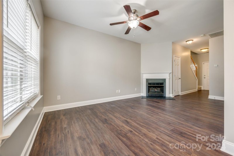 Property image 5 at 2057 Lennox Square Road, Charlotte, NC 28210