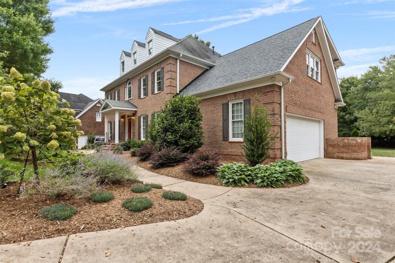 Property image 3 at 11302 Colonial Country Lane, Charlotte, NC 28277