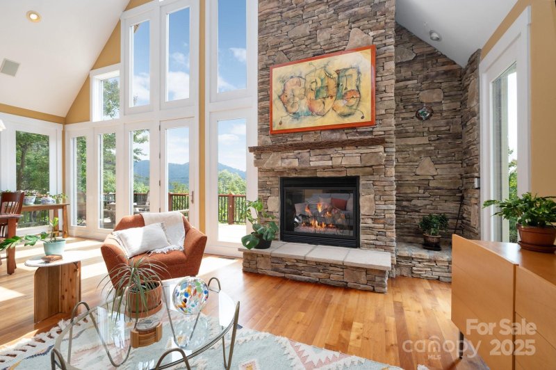 Property image 5 of 130 Black Oak Drive in Beaverdam, Asheville, NC 28804