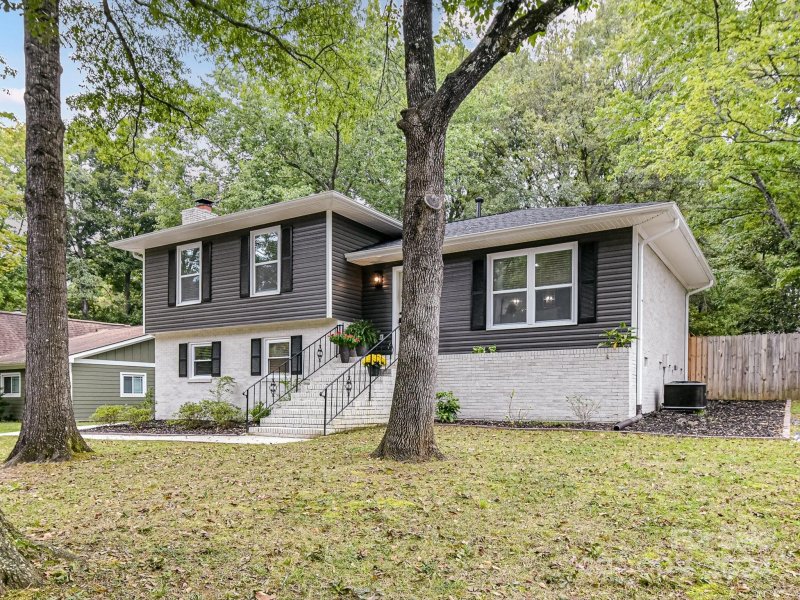 Property image 3 at 5913 Mcnair Road, Charlotte, NC 28212