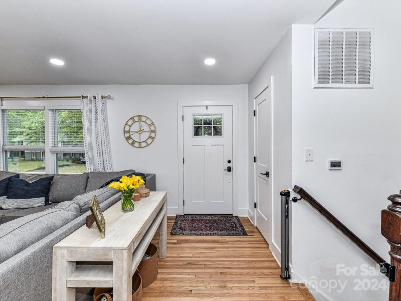 Property image 5 at 5913 Mcnair Road, Charlotte, NC 28212