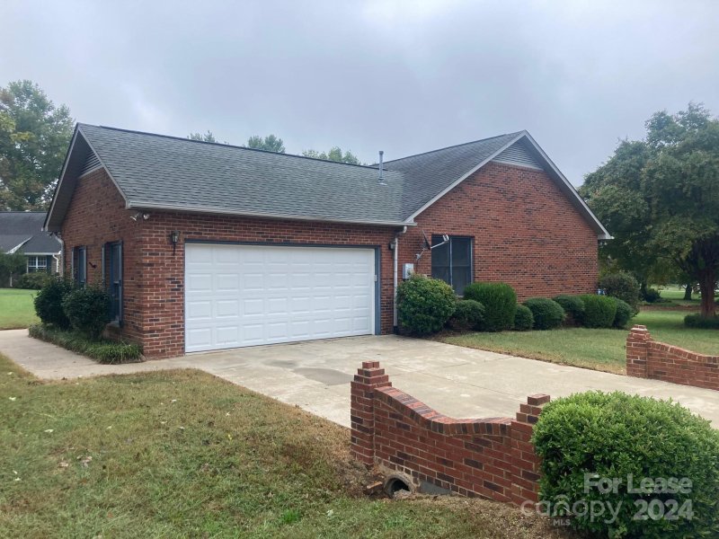 Property image 2 at 100 Nash Court, Mooresville, NC 28115