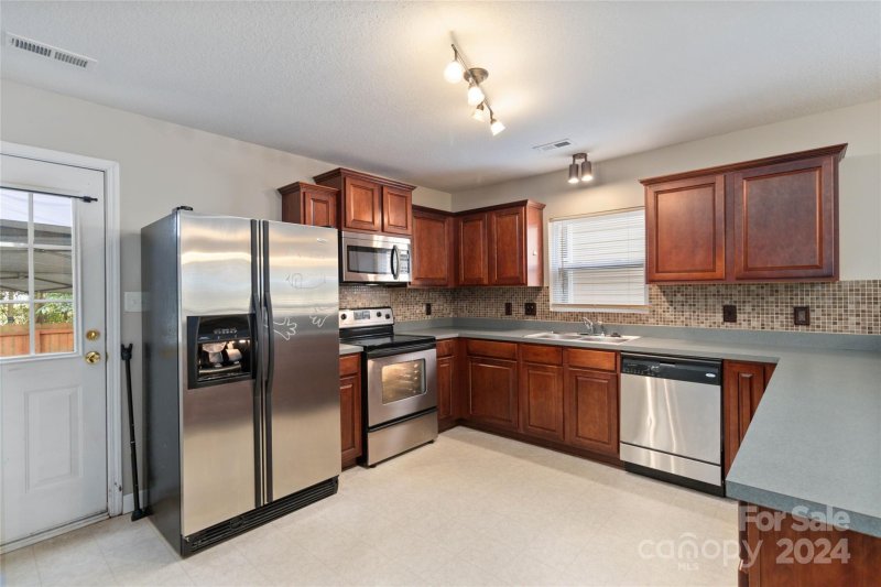 Property image 2 at 2652 Cochrane Drive, Charlotte, NC 28269