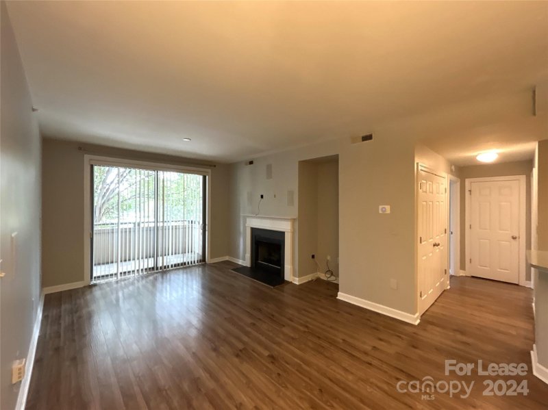 Property image 3 at 718 W Trade Street, Charlotte, NC 28202