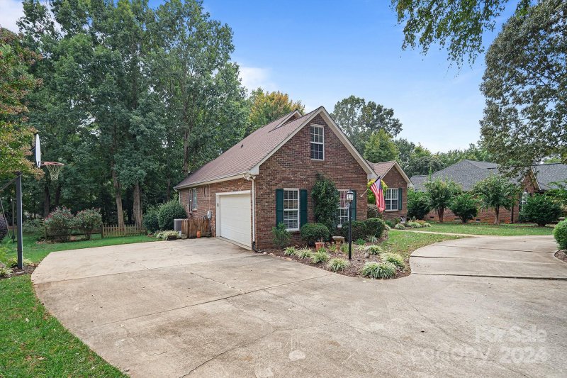 Property image 5 at 8458 Blades Trail, Denver, NC 28037