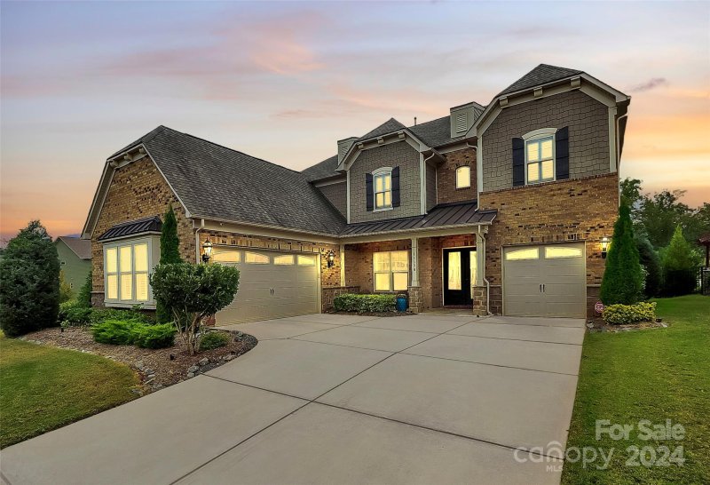 11138 Egrets Point Drive