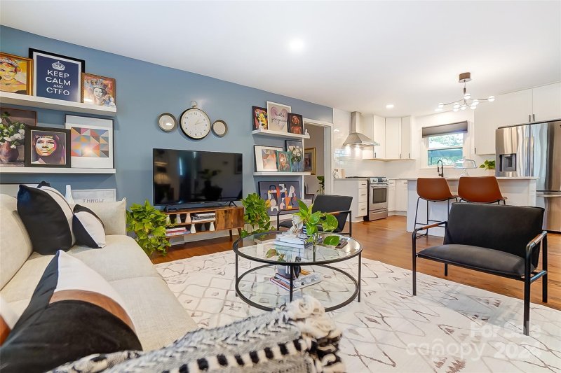 Property image 4 at 3400 Hayes Court, Charlotte, NC 28205