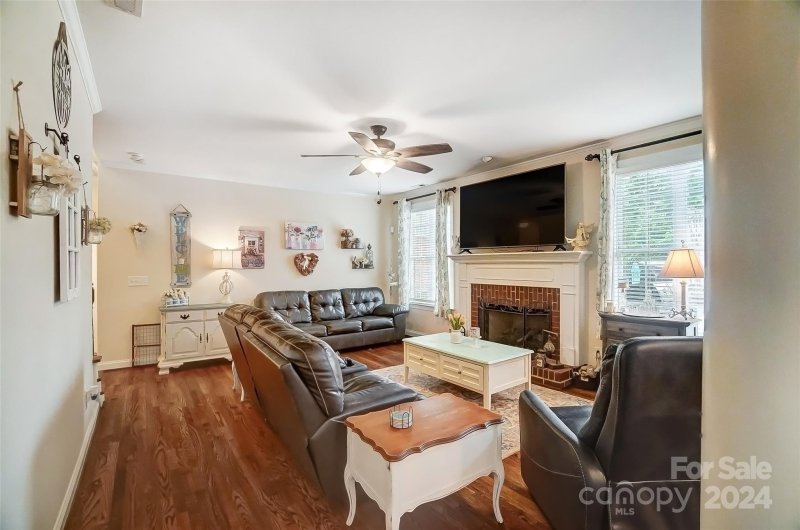 Property image 3 at 320 E Waterlynn Road, Mooresville, NC 28115