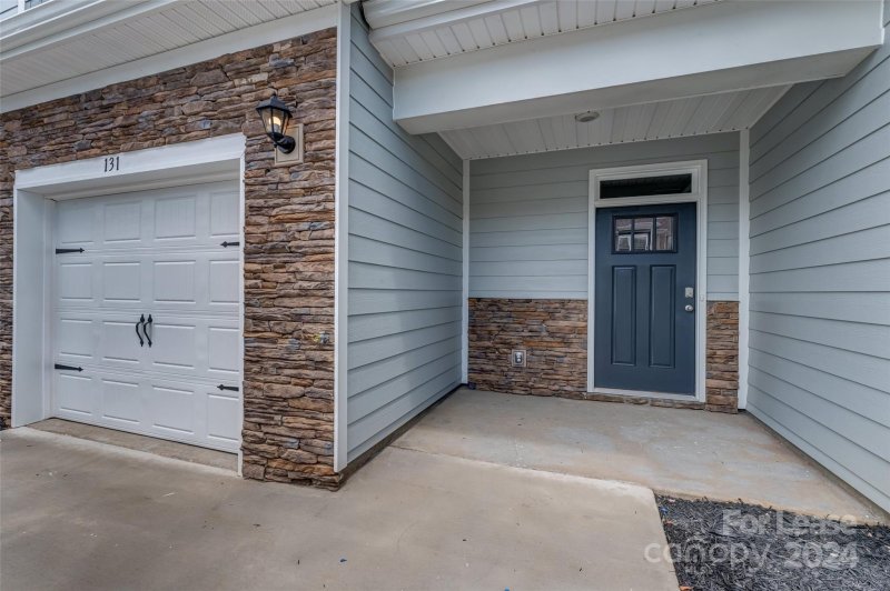 Property image 2 at 131 Creekview Road, Hendersonville, NC 28792