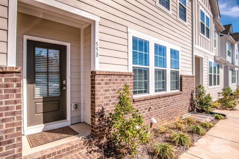 Property image 4 at 558 Amalfi Drive, Davidson, NC 28036