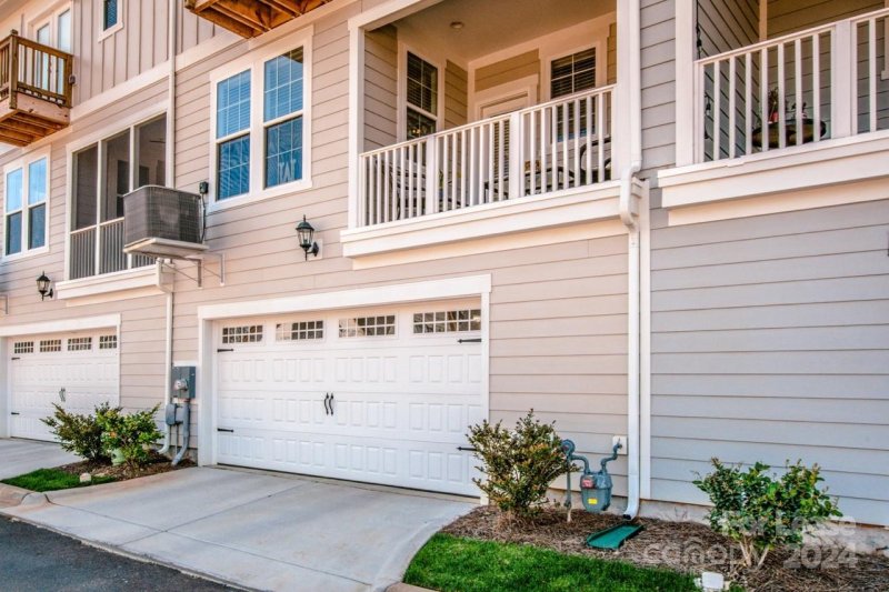 Property image 5 at 558 Amalfi Drive, Davidson, NC 28036