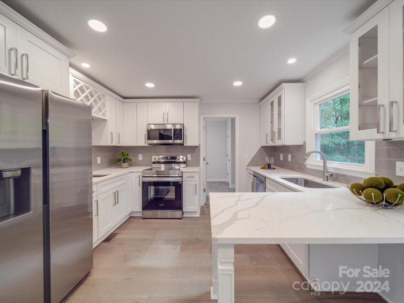 Property image 2 at 329 Pine Creek Drive, Charlotte, NC 28270