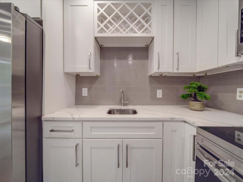 Property image 4 at 329 Pine Creek Drive, Charlotte, NC 28270