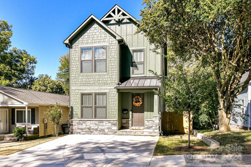 1613 N Mcdowell Street