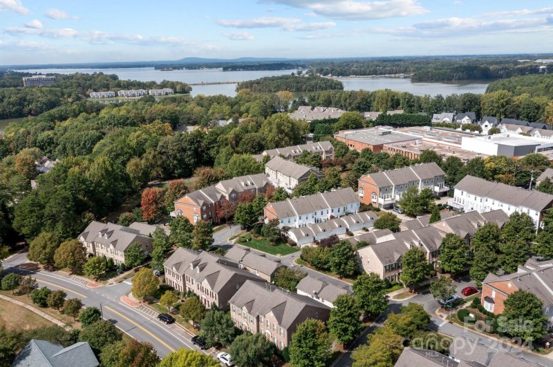 Property image 3 at 553 Beaty Street, Davidson, NC 28036