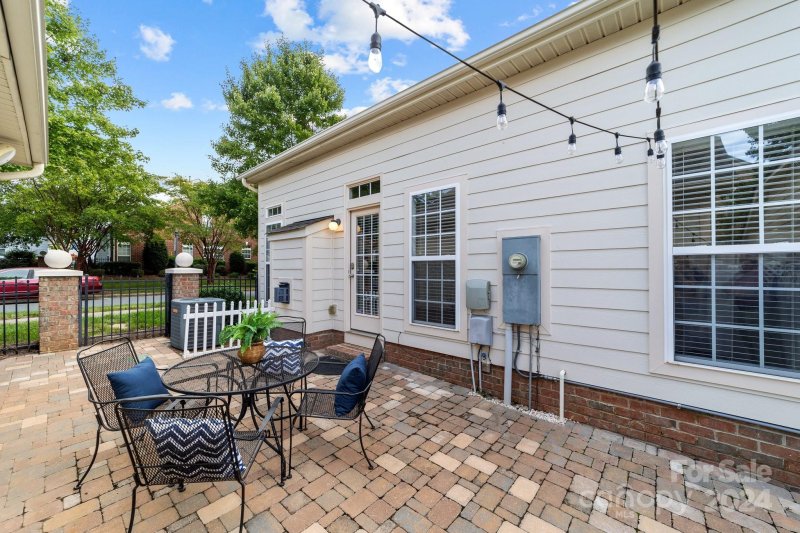 Property image 4 at 553 Beaty Street, Davidson, NC 28036