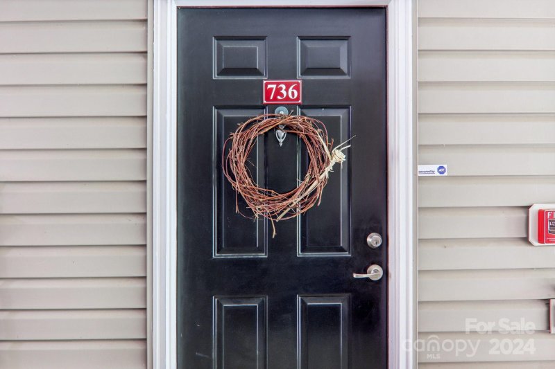 736 Appeldoorn Circle