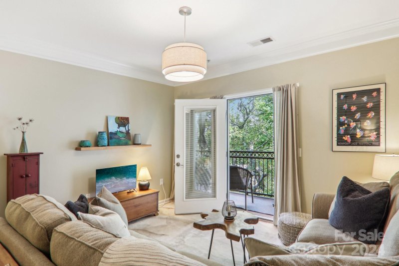 Property image 3 at 736 Appeldoorn Circle, Asheville, NC 28803