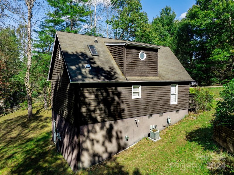 Property image 3 at 204 Mint Way, Flat Rock, NC 28731