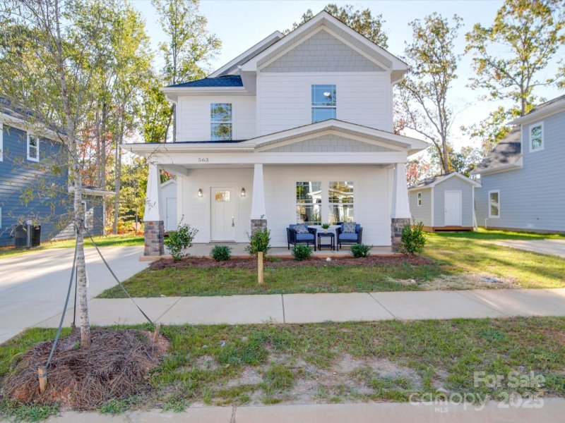 Property image 2 at 563 Geneva Circle, Gastonia, NC 28056