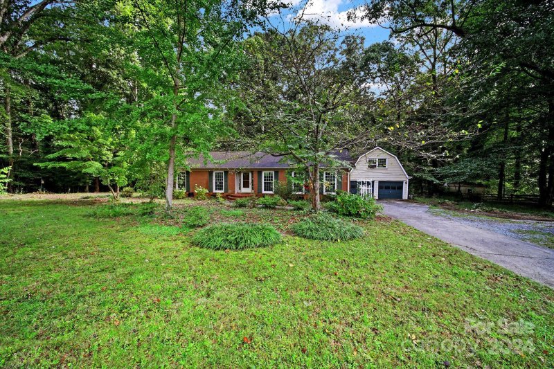 Property image 2 at 6332 Grove Park Boulevard, Charlotte, NC 28215