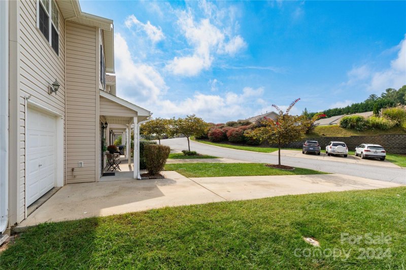 Property image 5 at 28 Lanceford Circle, Fletcher, NC 28732