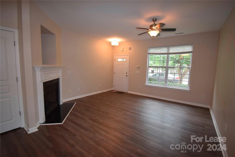 Property image 2 at 1077 Woodglen Lane, Matthews, NC 28104