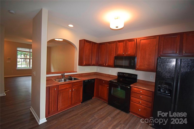 Property image 4 at 1077 Woodglen Lane, Matthews, NC 28104