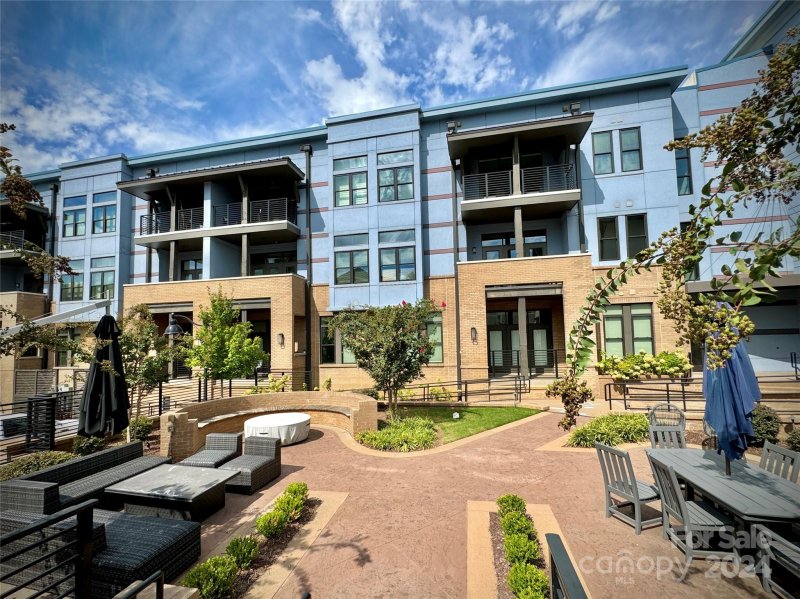 Property image 3 at 2401 Euclid Avenue, Charlotte, NC 28203