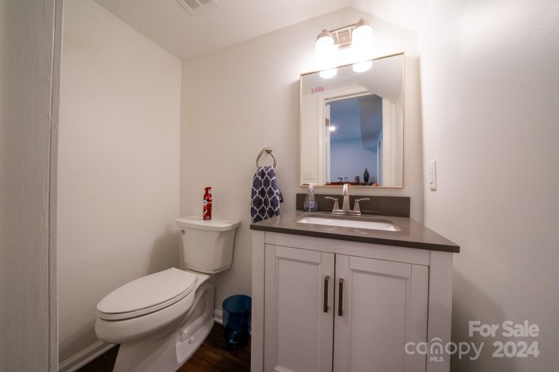 Property image 4 at 7021 Quail Hill Road, Charlotte, NC 28210