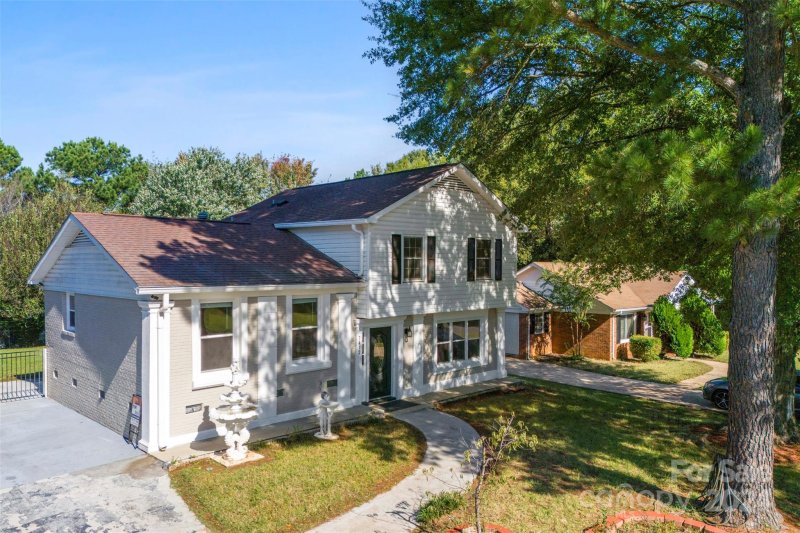 Property image 2 at 7412 Cormwell Lane, Charlotte, NC 28217