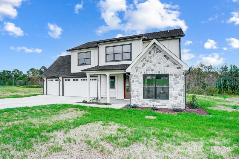 Property image 2 at 3183 Burlingame Drive, Crouse, NC 28033