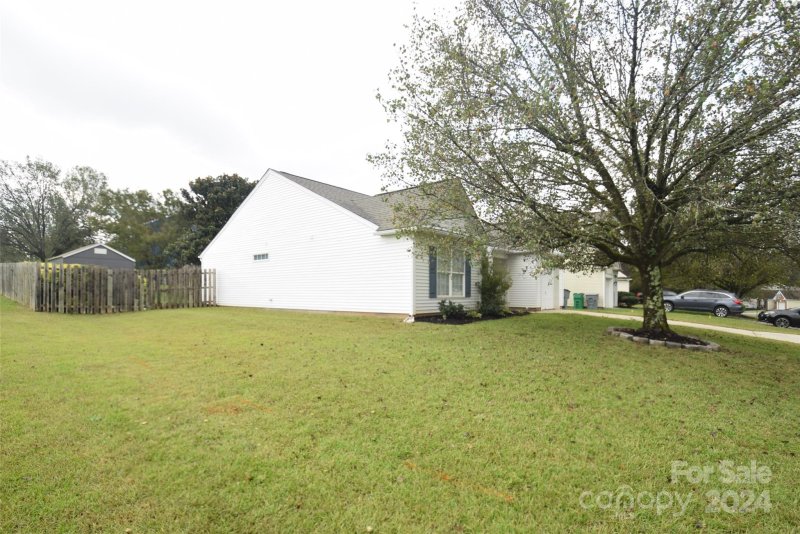 Property image 3 at 10324 Roundleaf Drive, Charlotte, NC 28213