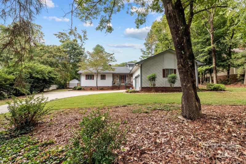 Property image 3 at 8092 Golf Course Drive, Denver, NC 28037