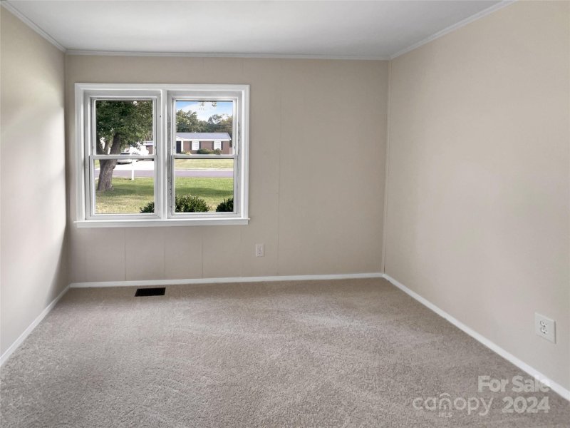 Property image 5 at 5530 Evanshire Drive, Charlotte, NC 28216