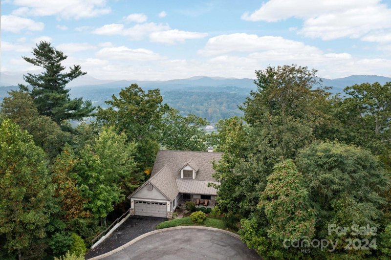 Property image 2 at 19 W Bobcat Court, Hendersonville, NC 28739