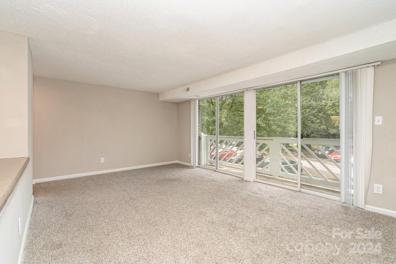 Property image 4 at 9541 Shannon Green Drive, Charlotte, NC 28213