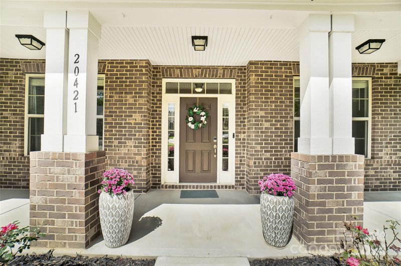 Property image 3 at 20421 Creek Bend Edge Court, Matthews, NC 28105