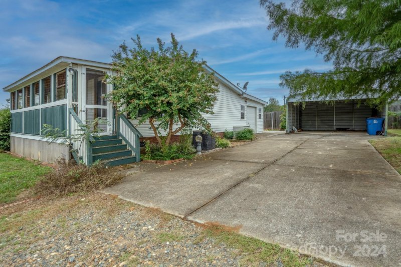 Property image 4 at 9756 Knightbridge Drive, Concord, NC 28025