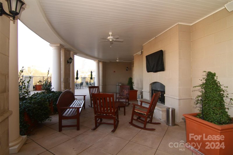 Property image 2 at 300 W 5th Street, Charlotte, NC 28202