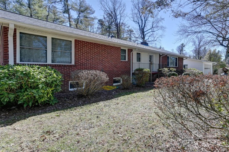 Property image 2 at 109 Balsam Road, Hendersonville, NC 28792
