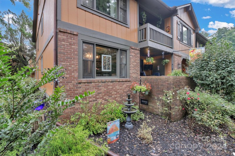 Property image 2 at 1759 Haywood Manor Road, Hendersonville, NC 28791