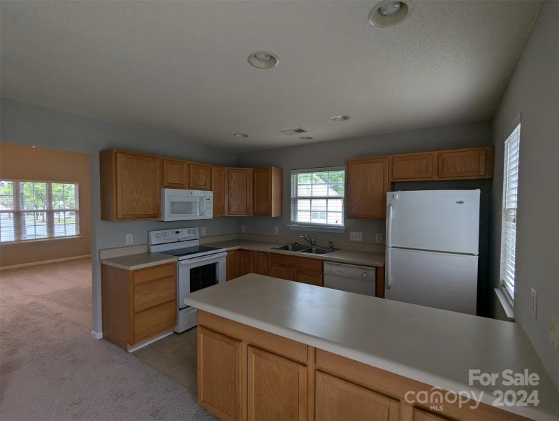 Property image 4 at 10568 Broken Branch Road, Charlotte, NC 28213